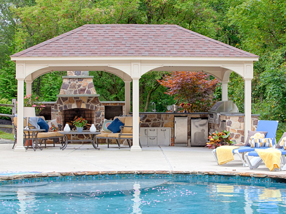 Vinyl pergola with 10 inch columns in ivory color